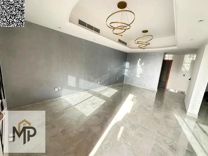 فيلا حديثة بلمسات فاخرة وحديقة خاصة في العالية، متضمنة الكهرباء والماء63871640942849112