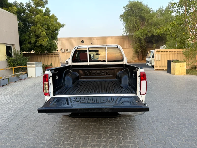 Nissan navara pickup. Model 2015 gcc . Double cabine.Full automatic. Excellent condition.63613131972097112
