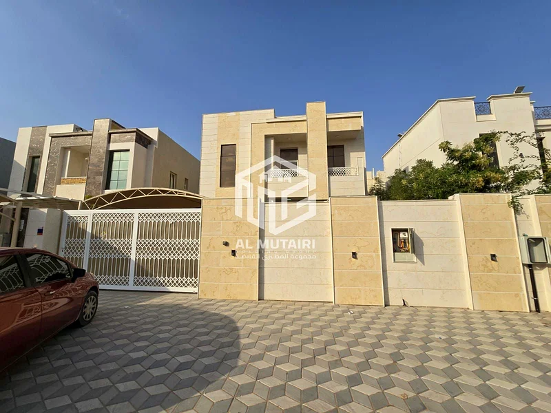 فيلا سكنية للإيجار في عجمان - منطقة الياسمين 📍 موقع متميز على الشارع الرئيسي - كهرباء للمواطنين63716766852994114