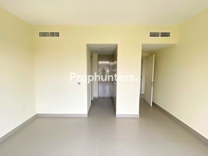 Back To Back | Unfurnished | Spacious Layout63754926975874114