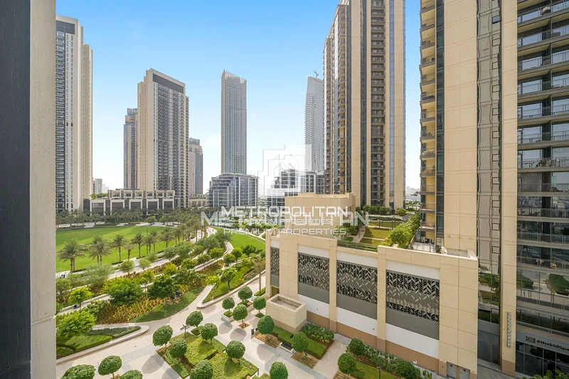 Vacant | Prime Location | Modern Layout64027121539458114