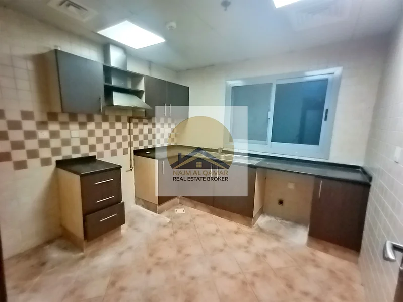 مبنى جميل 1 بHK +2 حمام مع شرفة ومواقف سيارات مجانية مع جميع المرافق في النهدة دبي بسعر إيجار 50 ألف63756587080962110