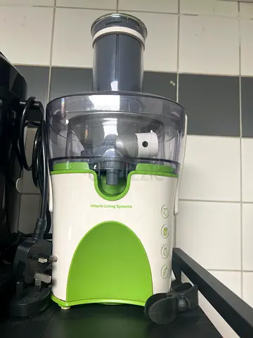 Freshen Up Your Kitchen with This Juicer!