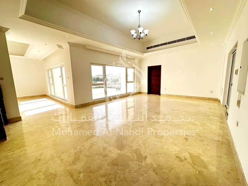 فيلا مريحة مكونة من 8 غرف نوم / مسبح / مجلس منفصل / كتلة خدمة / قابلة للتفاوض63743130723203113