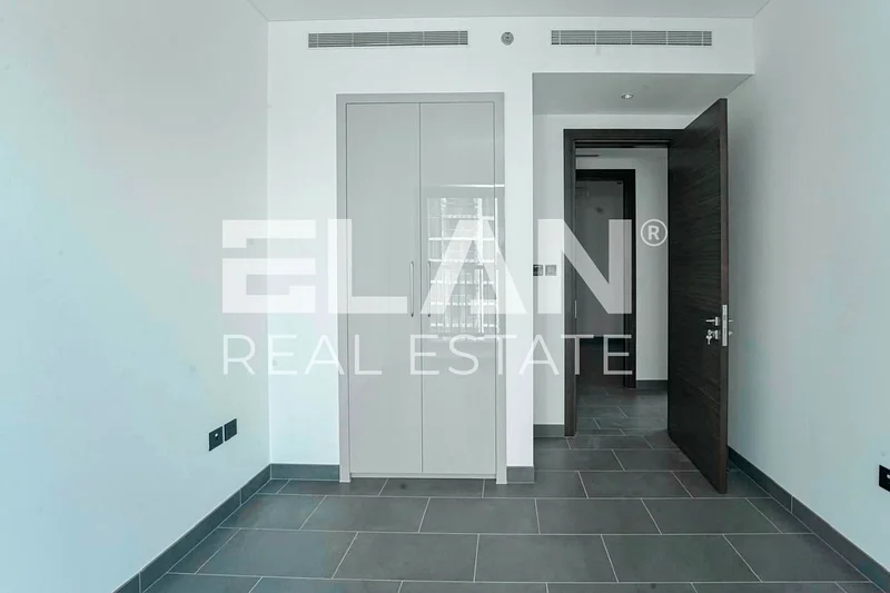Bright And Modern 1BR in The Crest C1 – Move-In Ready63758639604610114