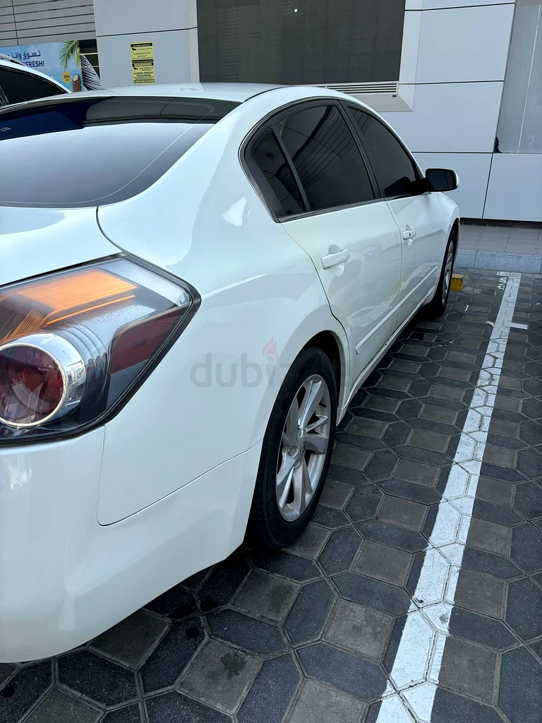 نيسان ألتيما محفوظة جيدًا63613130366465113