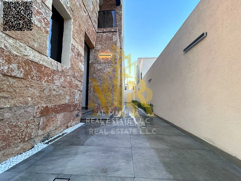 A villa with a price inclusive of registration and ownership fees on the main street, ready for occupancy in the most upscale areas of Ajman. Freehold63882221073154112