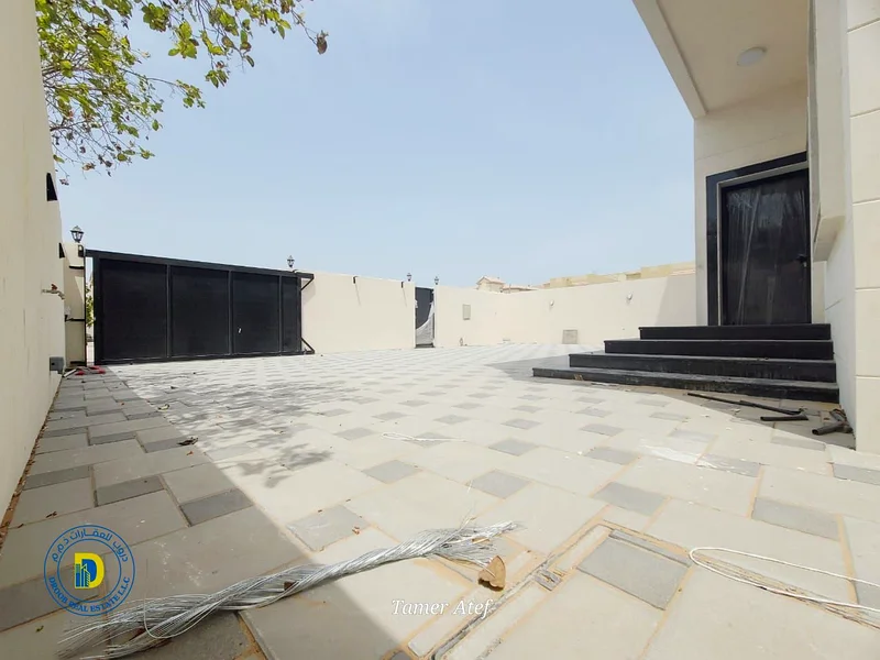 For those with luxury, a 5-room villa with spacious areas, including water, electricity and AC, in Al Muwaihat 1,bank financing, freehold63868632213250112