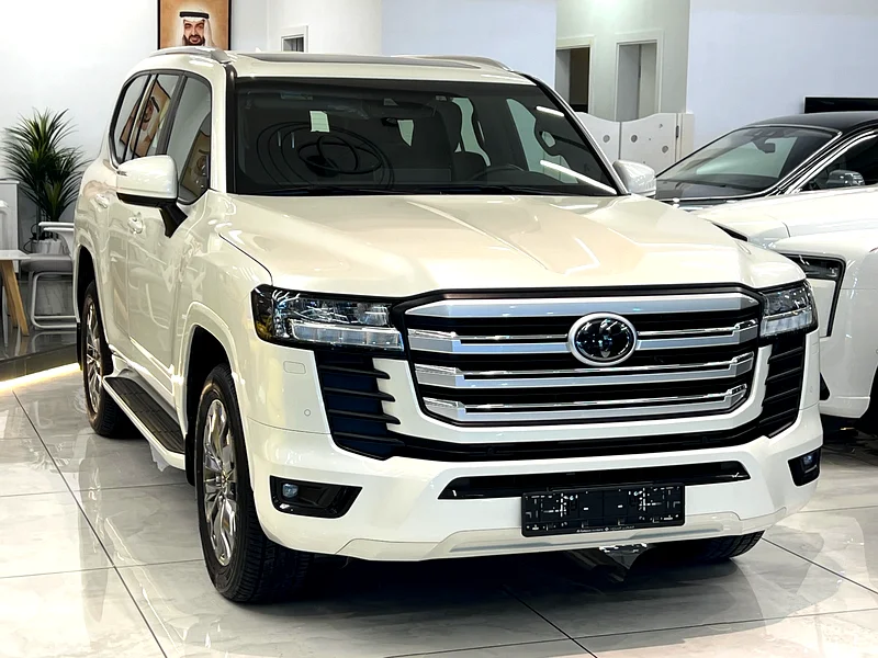 2023 Toyota Land Cruiser GXR | GCC Specs63613129525249111