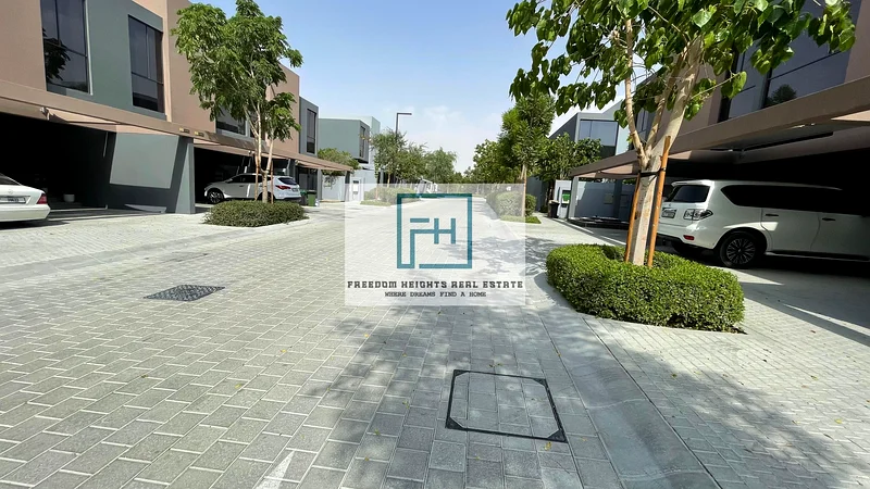 🏠 Robinia  Spacious 4-Bedroom Townhouse | 5 Bathrooms | 2,652 Sqft | AED 150,000 | 4 Cheques63654746323971110