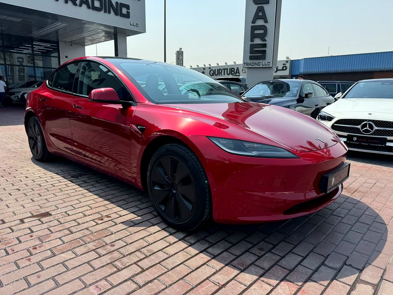 2024. Tesla Model 363612058978818112