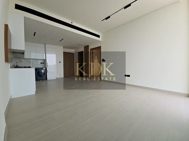 Prime Location | Bright Lay out | Vacant63785900756865110