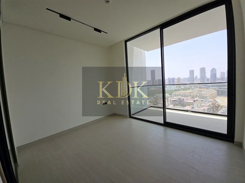Prime Location | Bright Lay out | Vacant63785900756865114