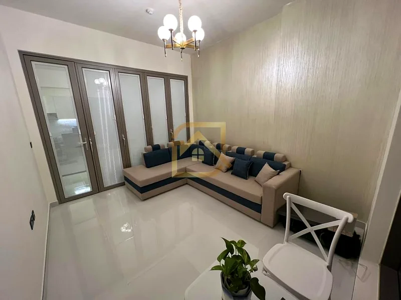 نصف مفروش | قابل للتحويل إلى غرفتي نوم | شاغر63742936616835111