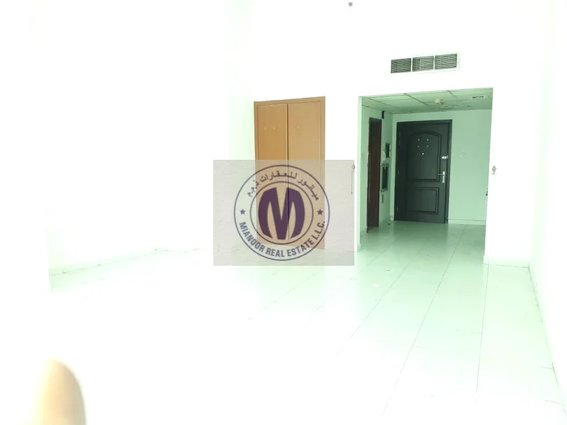 شقة استوديو متاحة للإيجار في برج الفالكون مع موقف سيارات63720962724866111