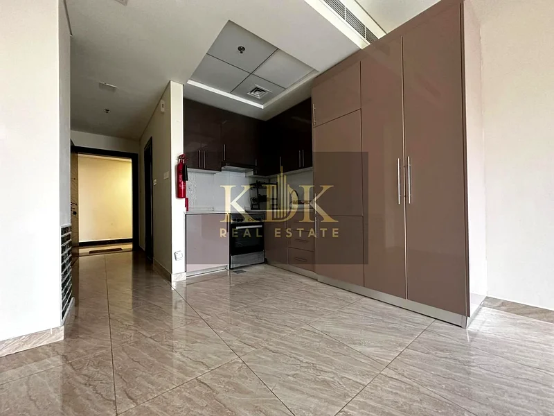 غير مفروشة | مطبخ مجهز | جاهزة للانتقال63765081495171111