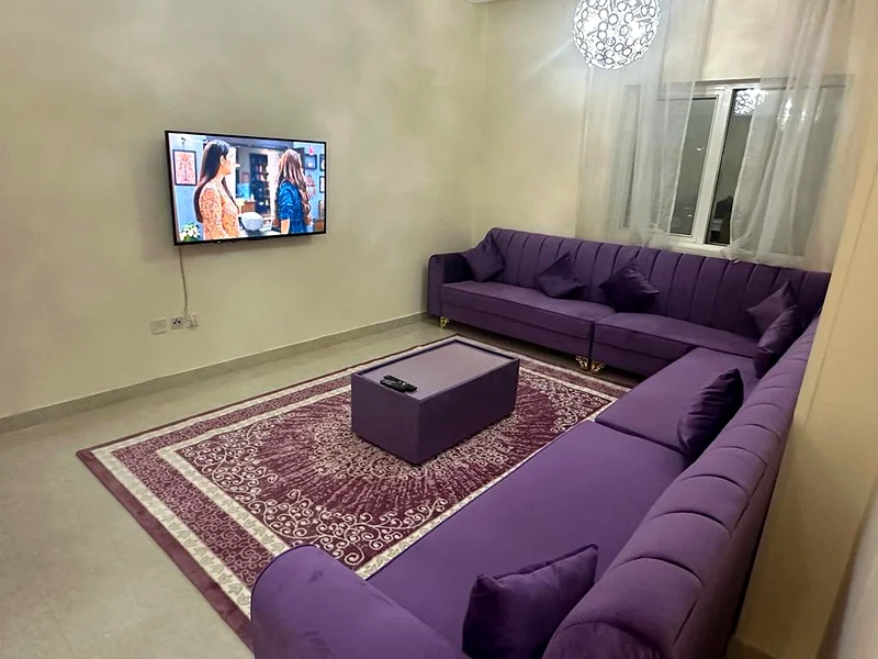 غرفتا نوم، وصالونان مع شرفة وغرفة خادمة، الشارقة، التعاون، مفروشة63827763370881112