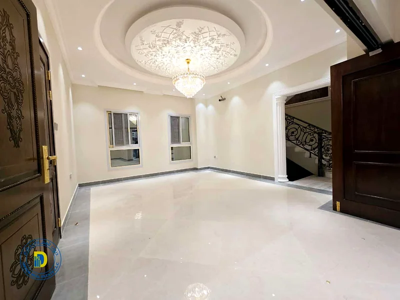 فيلا فاخرة، تصميم كلاسيكي، للبيع في الهيليو 2، موقع مميز، 5 غرف، ملكية تامة لجميع الجنسيات63904831443842113