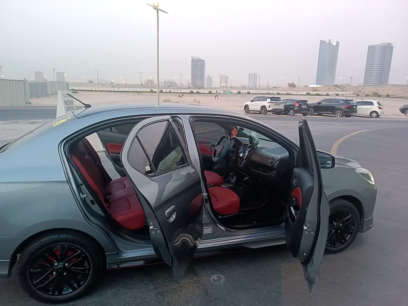 Mitsubishi Attrage 2023 Signature Edition63612068731009113