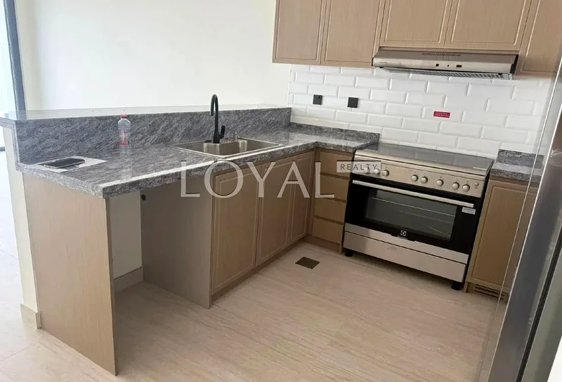 جديد بالكامل / بالقرب من وسائل الراحة / مطبخ مجهز63725914124033111