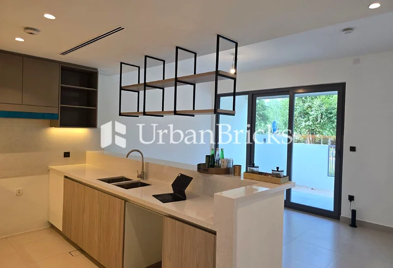 Single Row | Open Kitchen | Walk to RGS63807175714562112