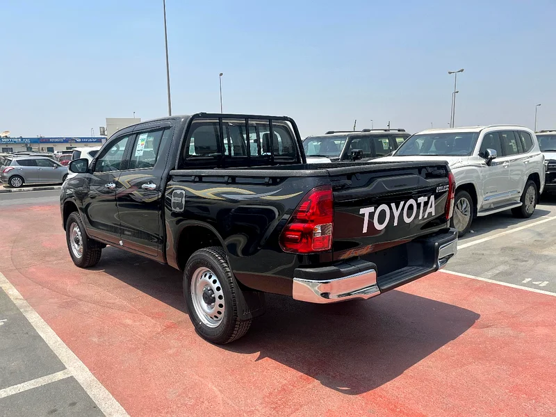 TOYOTA HILUX 2.7L AT BASIC 2025 BLACK63612449634050113