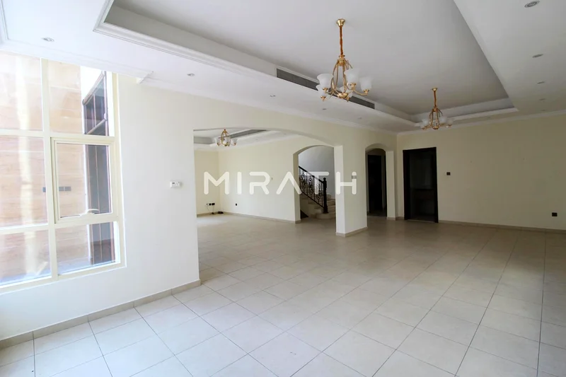 Bright & Modern 5BR Villa with Good Sized Plot63730427325442112