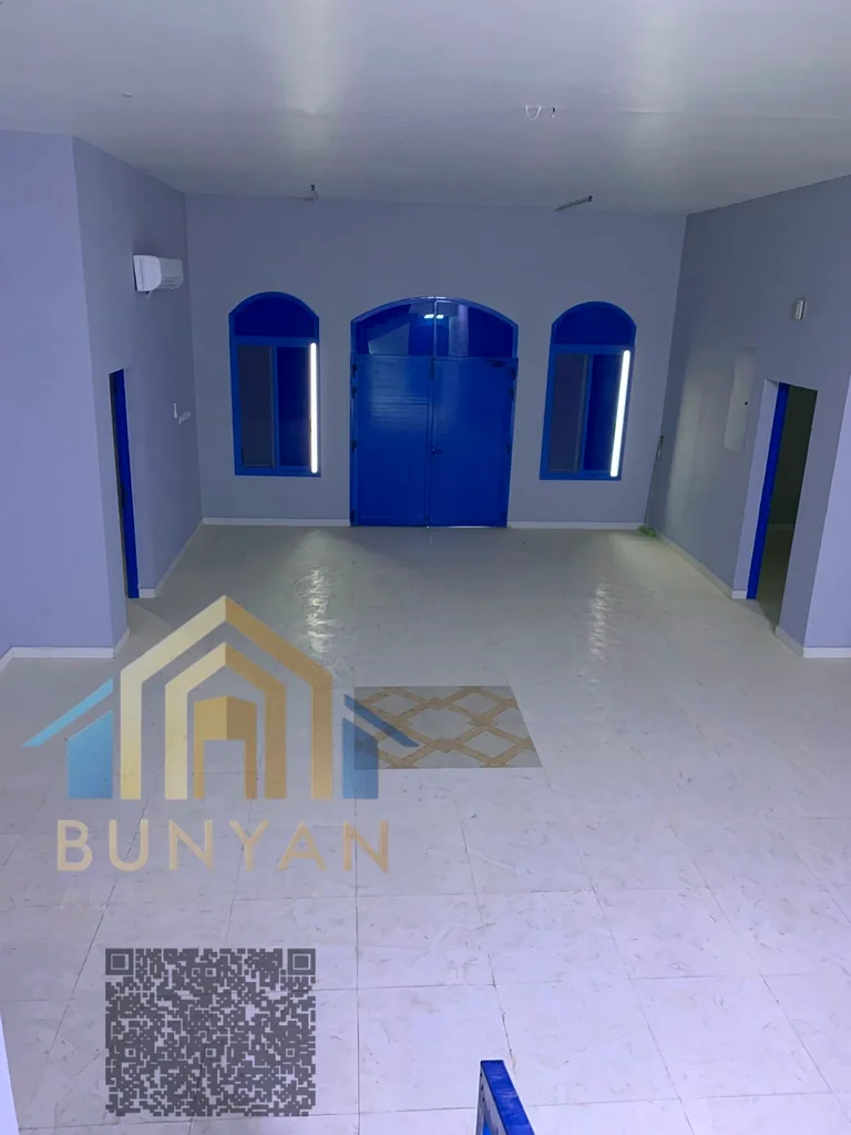الرمز 421 | منزل واسع للإيجار السنوي – رأس الخيمة / الدقداقة 📍 الموقع: الدقداقة – رأس الخيمة. موقع متميز قرب الطرق الرئيسية63813212670977111
