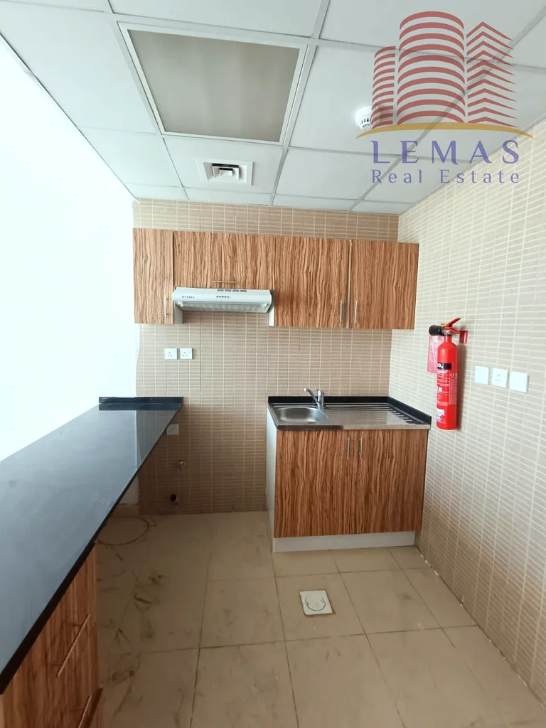 شقة غرفة نوم واحدة للبيع نقدًا بمطبخ مفتوح / ملكية حرة63891236132739112