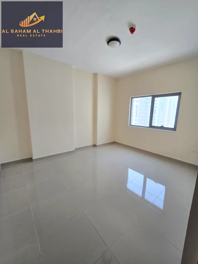 Sharjah Al Majaj area, 3 rooms, large hall, excellent, free parking, balcony63812617988098113