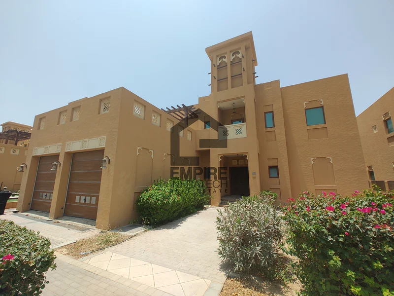 Large Garden | Single Row | Independent | Spacious63762121646850112