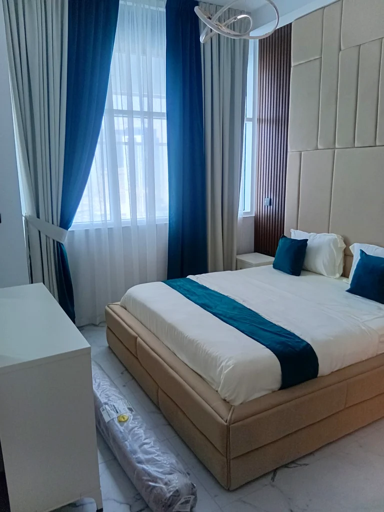 مؤثث بالكامل / شيك مرن63807672428545110