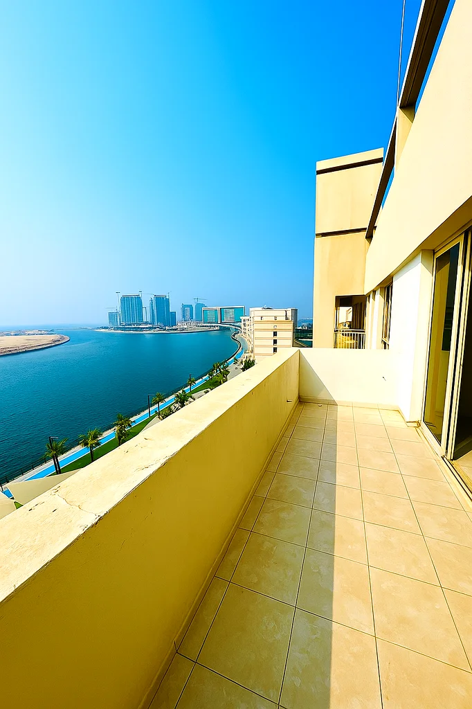 Sea-View 1-Bedroom Apartment on Upper Floor with Shared Pool Access 🌊🏊‍♂️63813947643521110