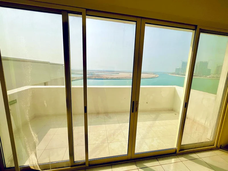 Sea-View 1-Bedroom Apartment on Upper Floor with Shared Pool Access 🌊🏊‍♂️63813947643521114