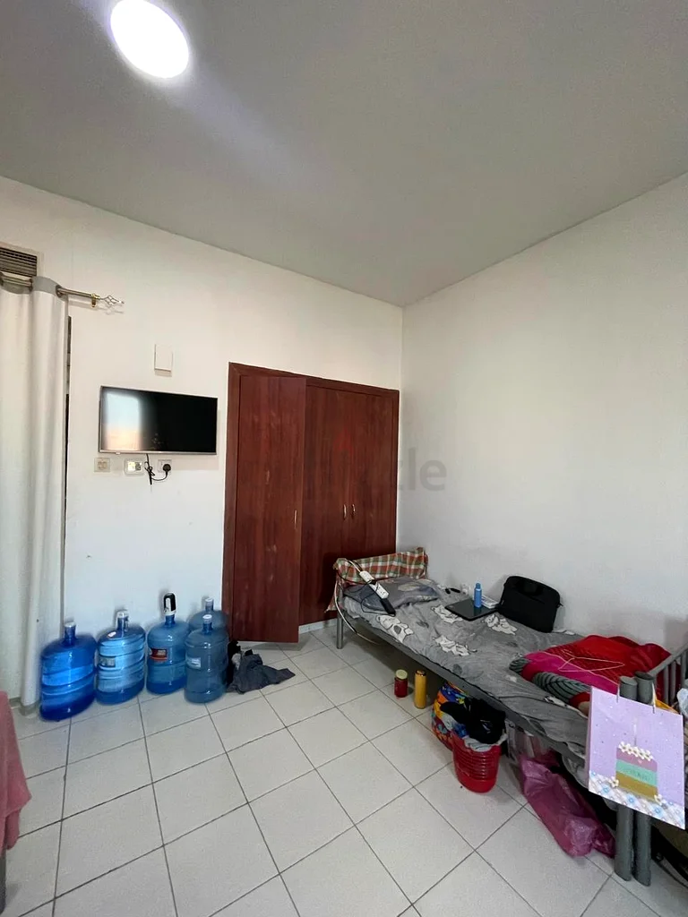 مساحة سرير متاحة للعازبين التاميليين والملايالامية في كلاستر جريسك، المدينة الدولية63798123908739110