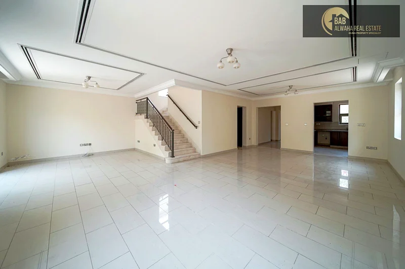 Spacious | Ready to Move | Premium Location63727208128129110