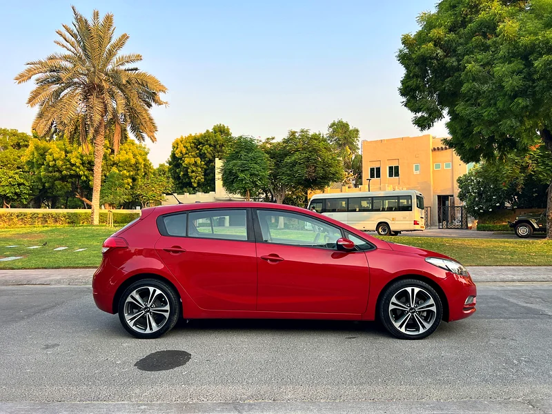 GCC Specs | Kia Cerato Hatchback 2.0 | Full Options63612078080515111