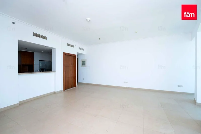 شاغرة | متصل بمول دبي | بدون تبريد63770726264833114