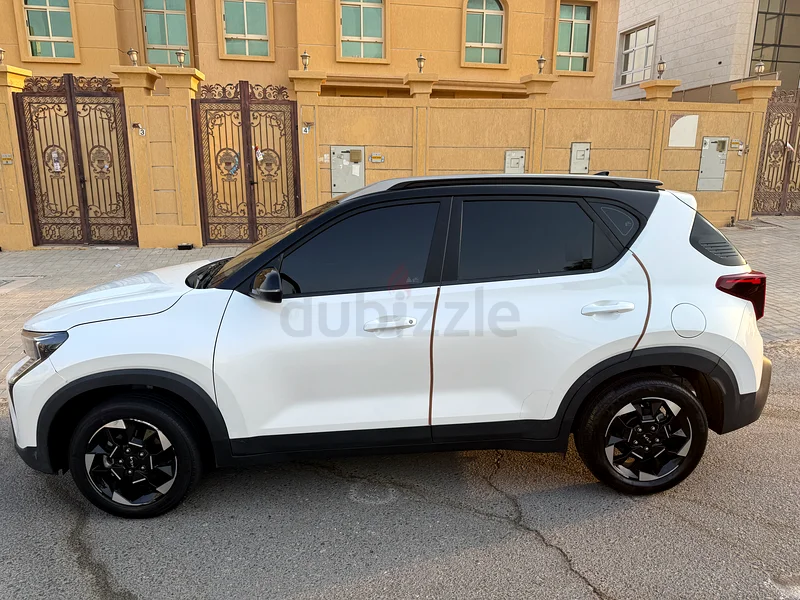 Kia Sonet full option 2024 perfect condition law mileage63613463835267112