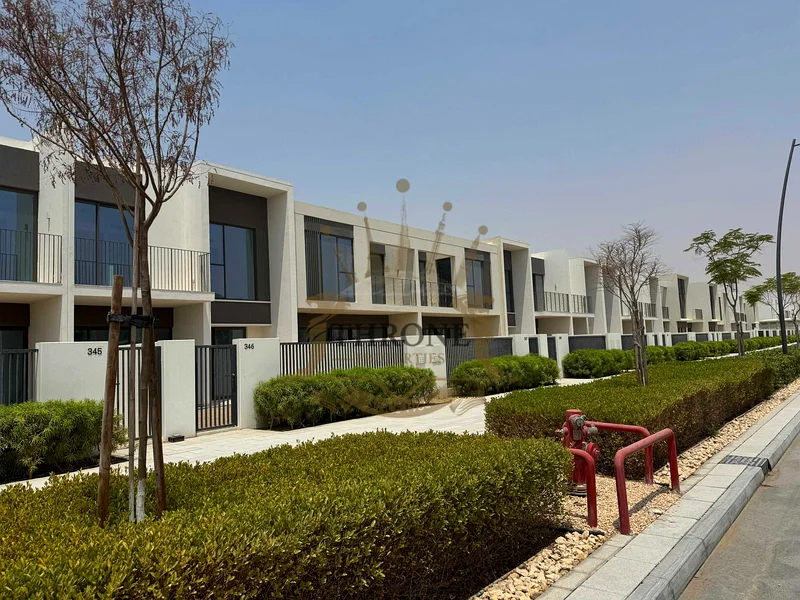 Single Row | Brand New | PRIME LOCATION63734067634179111