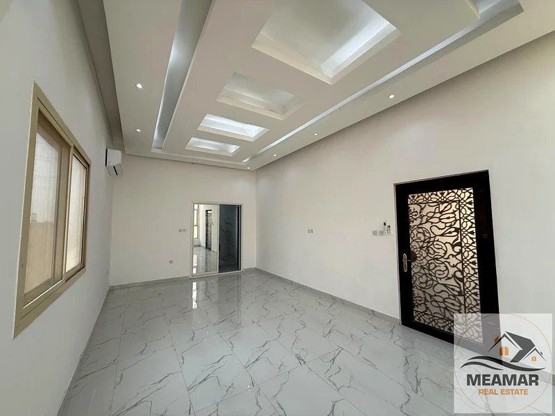 فرصتك الآن للعيش في فيلا فاخرة للإيجار بسعر مناسب، مع تشطيبات وتصميم عصري في منطقة الياسمين، موقع هادئ ومثالي ل63720142138882112