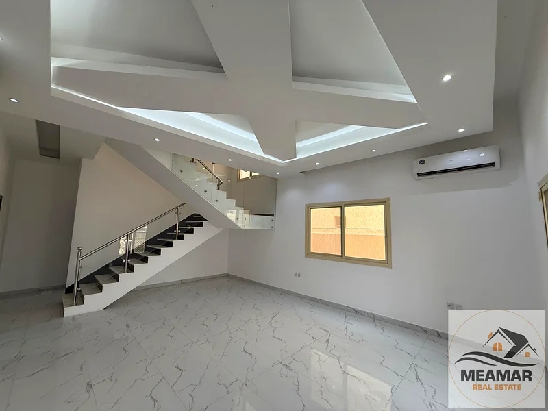 فرصتك الآن للعيش في فيلا فاخرة للإيجار بسعر مناسب، مع تشطيبات وتصميم عصري في منطقة الياسمين، موقع هادئ ومثالي ل63720142138882114