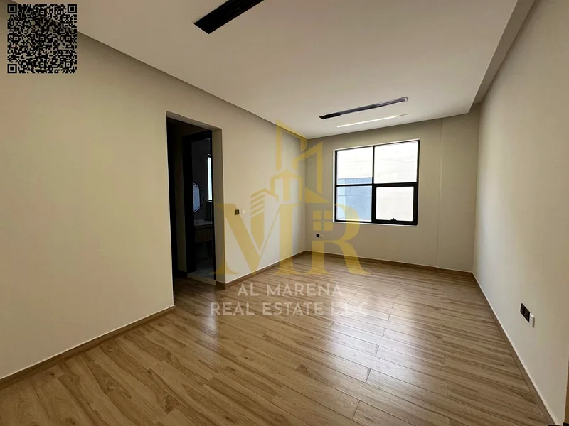 A villa directly from the owner, fully finished, including air conditioning, on a main street, close to all services. Freehold for all nationalities a63872558304131113