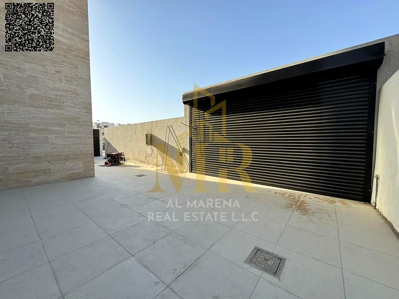 A villa directly from the owner, fully finished, including air conditioning, on a main street, close to all services. Freehold for all nationalities a63872558304131114