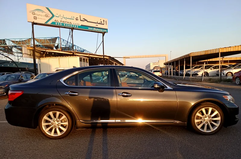 Lexus LS460 4.6L V8 Model 201063612072918401111