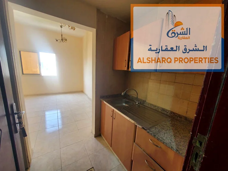 ستوديو كبير وأنيق مع تقسيم خاص جدًا بسعر اقتصادي مع مطبخ شبه منفصل للإيجار63721432290819113