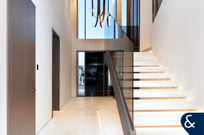 Lux Upgraded | Furnished | Bills Included63753253528961112
