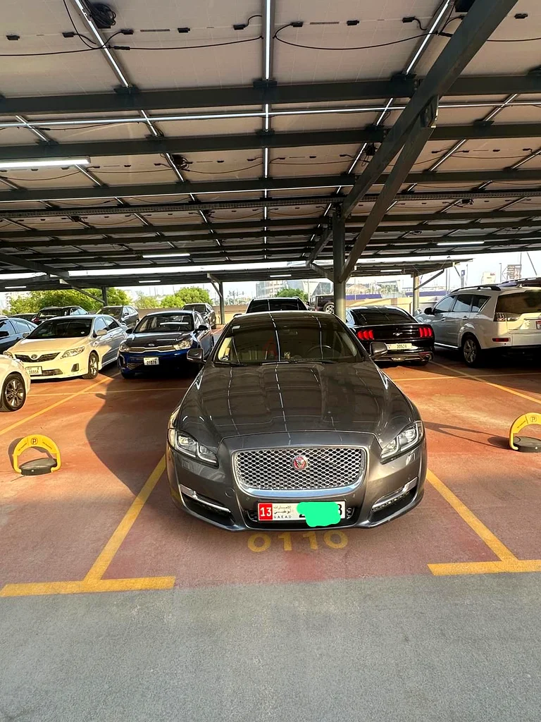 جاكوار XJ63613735201026110