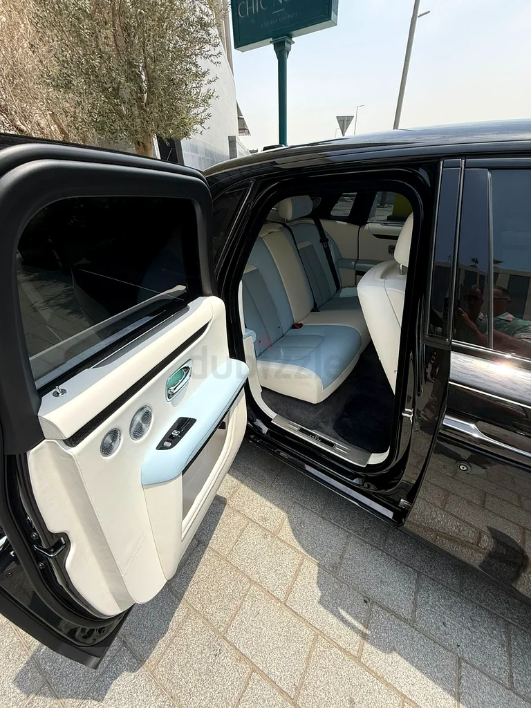 Luxury 2025 Rolls-Royce Ghost Series II – Black | Full Options | 5-Year Warranty63612065511809113