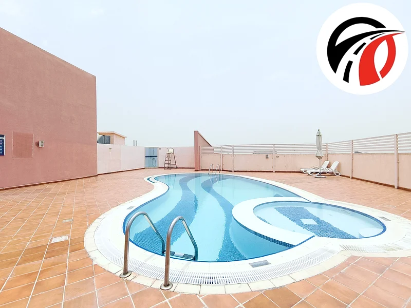 شقة واسعة جدًا مكونة من غرفتين نوم، متاحة بدون رسوم تبريد بسعر 8299163755799726211113